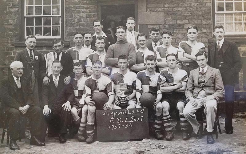 Football-club-1930-02